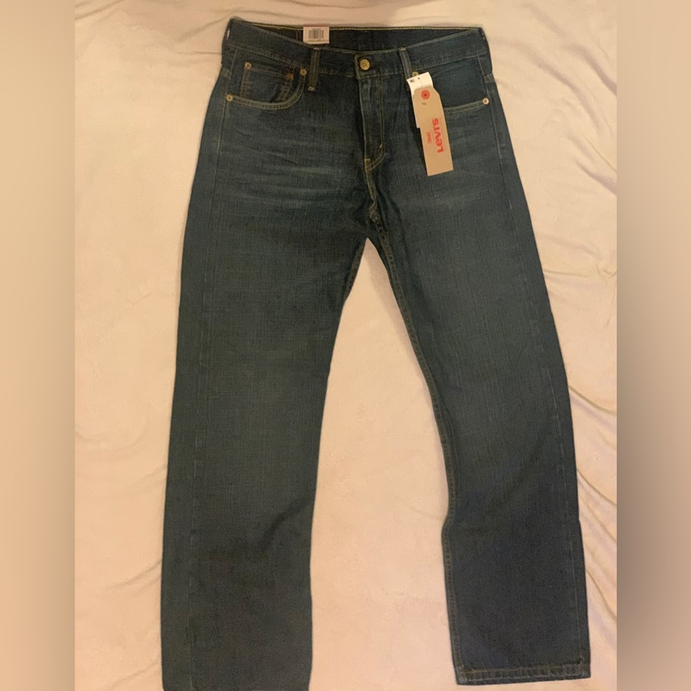 Mens Levi’s size W 30 L 32 New with tags loose/ straight